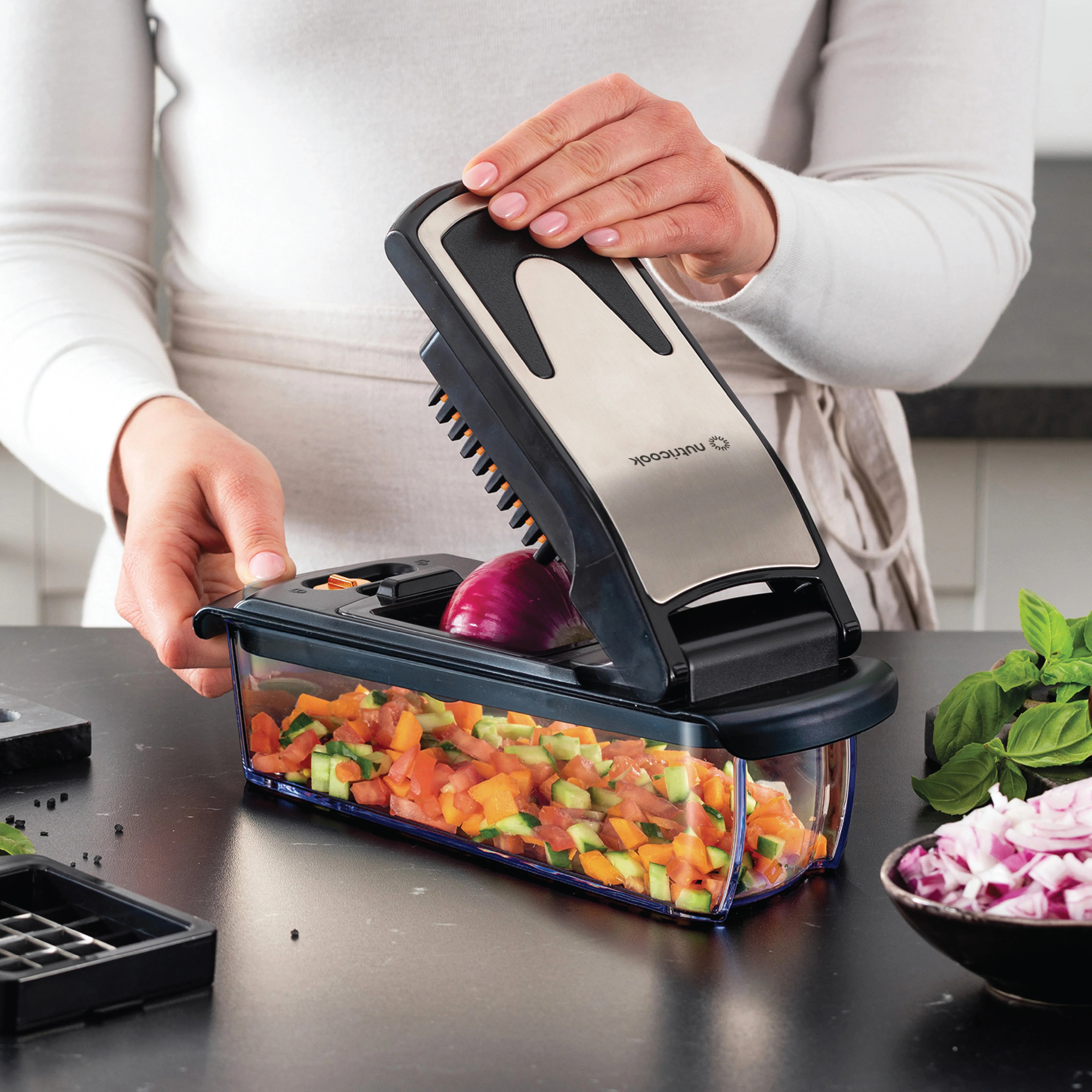 Master Your Kitchen: The Ultimate Guide to the 4 in 1 Electric Vegetable Chopper
